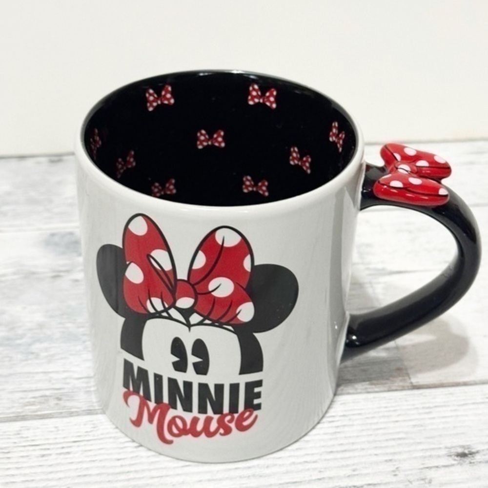 Disney Coffee Cup - Minnie Mouse Bow Topped Handle